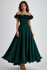 Dunkelgrünes Schulterfreies Ballkleid aus Satin mit Rüschen